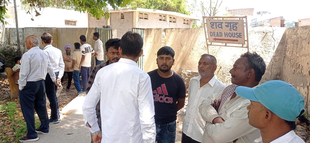 Wife along with her lover killed her husband, hung the body from the fan