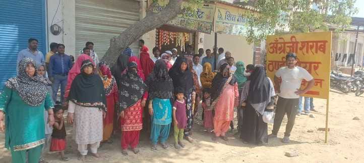 People created ruckus on the third day also in protest against the liquor contract