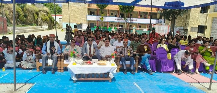 Meritorious students were honored in Nirmand School
