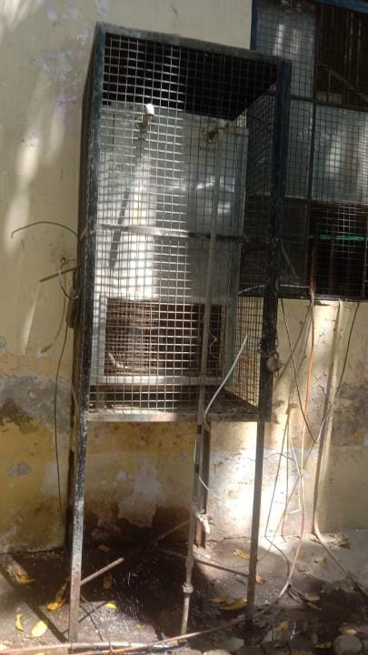 mainpuri news distict hospital no fan cooler