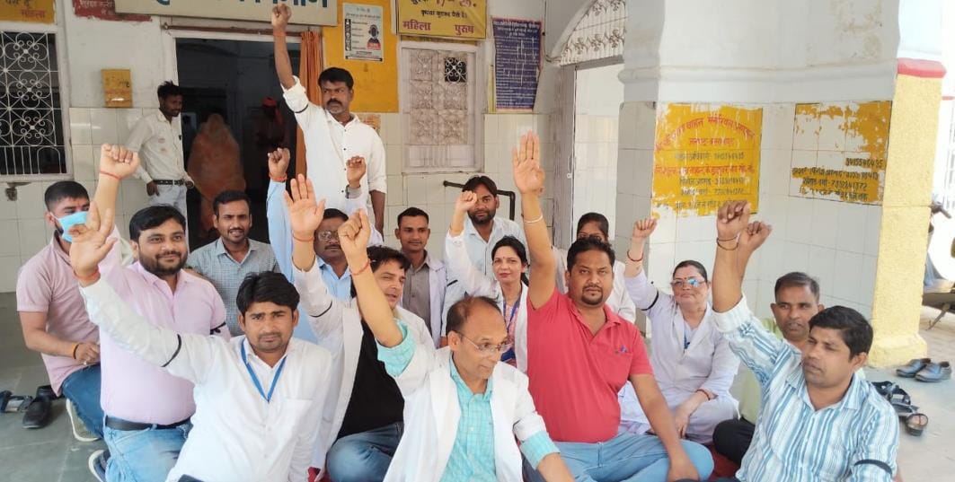 Contract workers protested by staging a sit-in in hospitals
