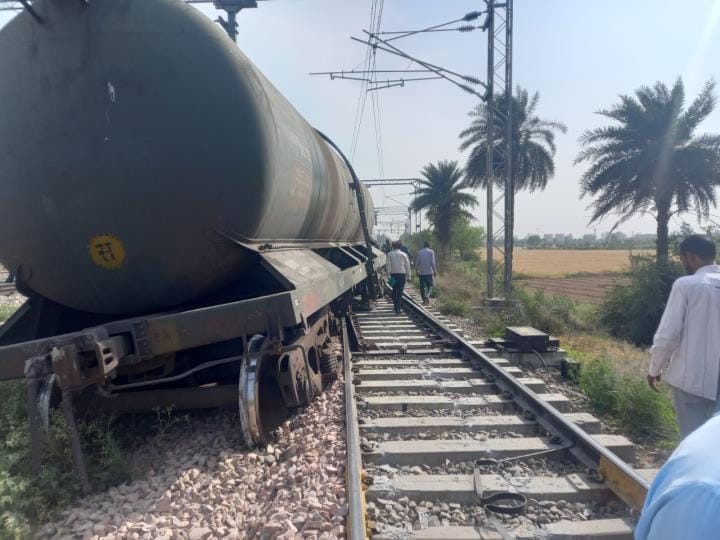 Five wagons of goods train filled with petrol derailed, Vande Bharat delayed by 45 minutes