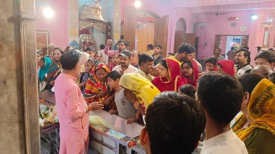 Mata Rani's kirtan was done in Maa Chamunda temple
