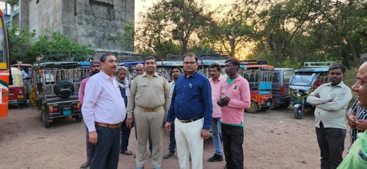 25 e-rickshaws running without registration seized, 22 challaned
