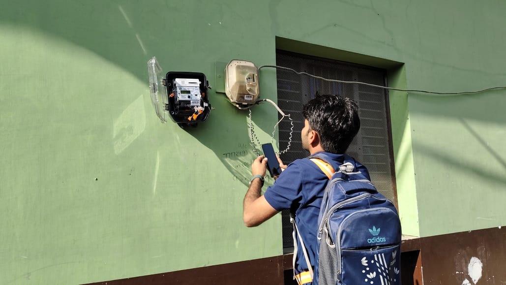 Gang is stealing electricity by replacing parts of electricity meters, investigation revealed