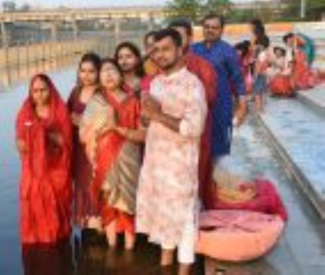 A confluence of faith and devotion was seen at Laxman Ghat