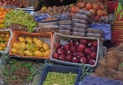 Inflation hits the fasting plate, apple price crosses Rs 200