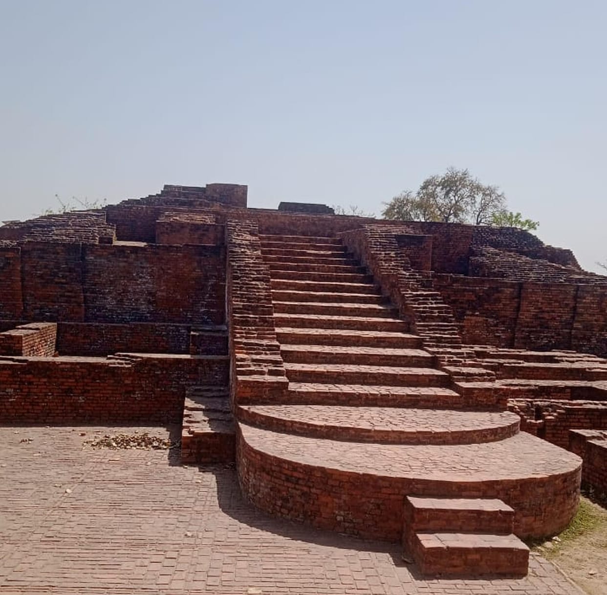The legendary palace of Anathapinaka neglected