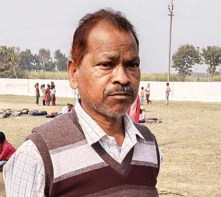 Uncontrolled car entered into a ditch, teacher died