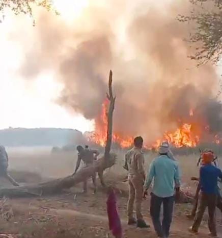 55 houses burnt in fire in Bhadedu village