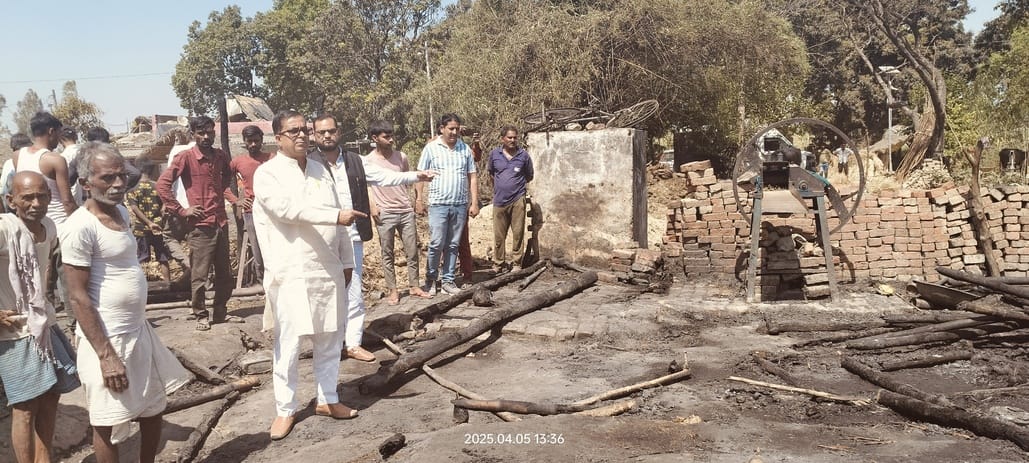 Six houses burnt due to fire in Badera, loss worth lakhs