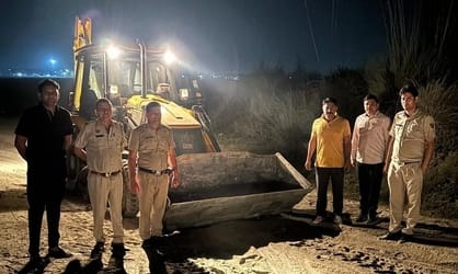 Bulldozer and tractor-trolley seized while doing illegal mining