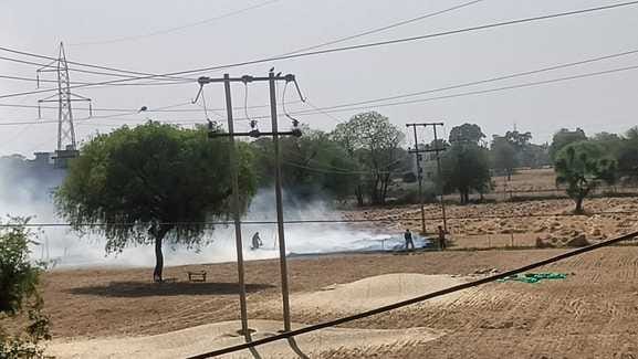 5 quintal wheat crop burnt to ashes due to short circuit