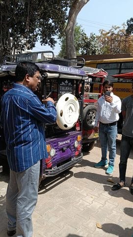 24 e-rickshaws were challaned and 15 were seized
