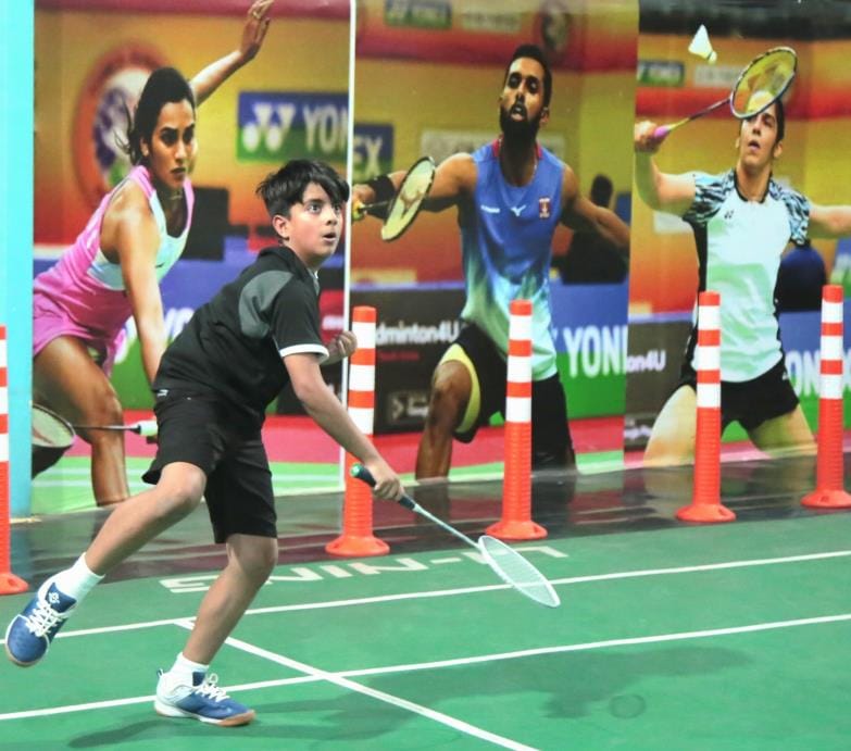 Ayansh and Adhira became winners in badminton under-7 category