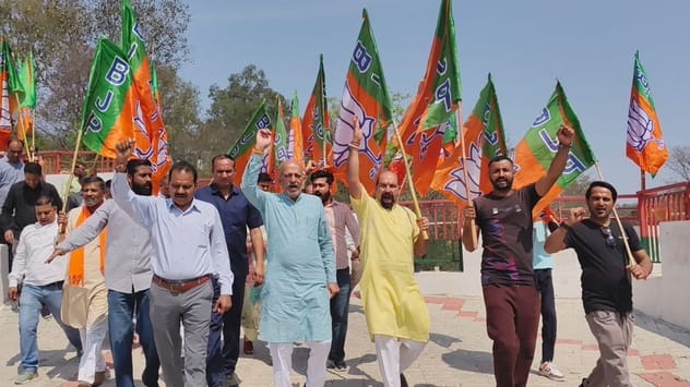 Dhawaala and Hoshiyaar celebrated foundation day separately