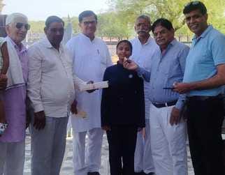 Naisa got third place in state level competition