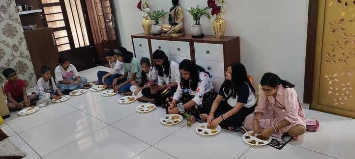 On the occasion of Navami, Kanjakas were worshipped