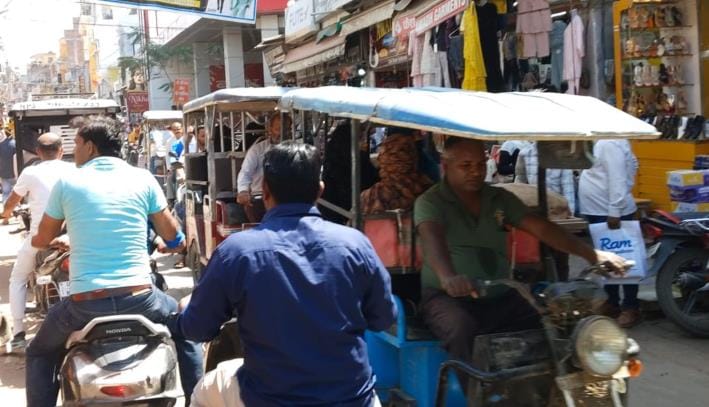 E rickshaws running without registration