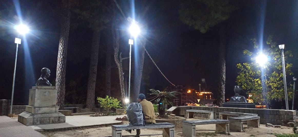 The municipal corporation administration woke up, the monuments of great personalities lit up
