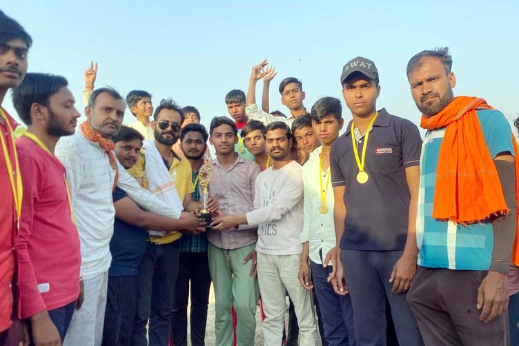 Sirtaul Royal beat Knight Riders by five runs
