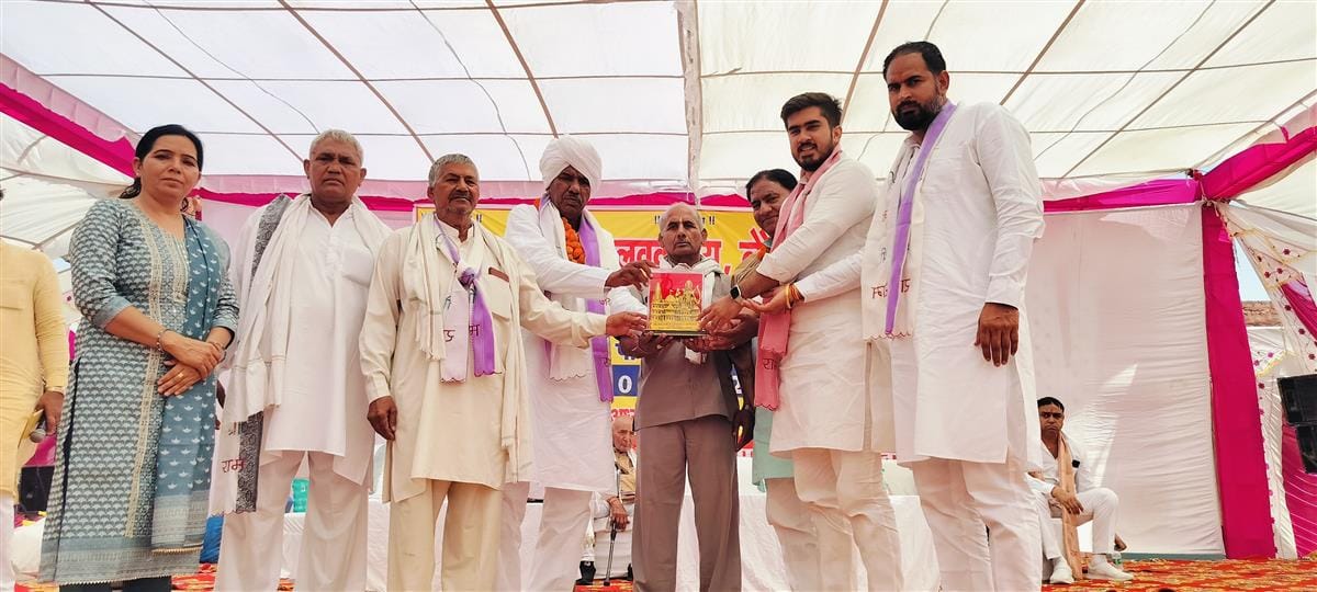 Khatri Khap honored 210 promising people, including women, men and youth
