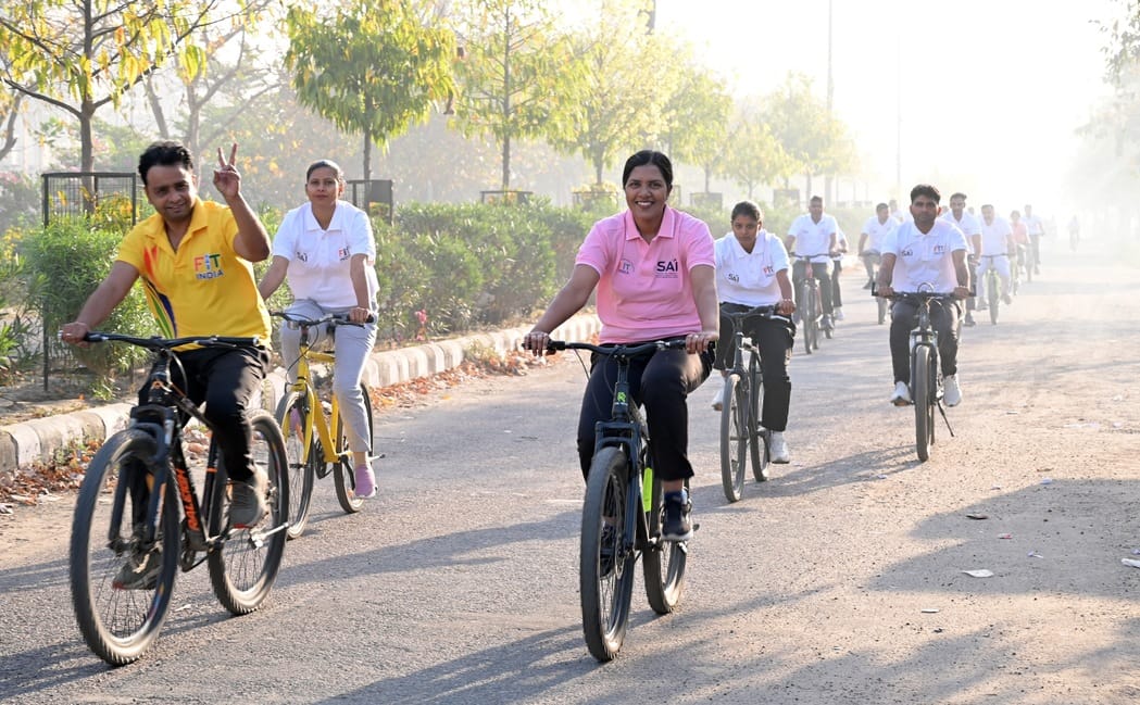 The bicycle rally carried the message of staying away from addiction