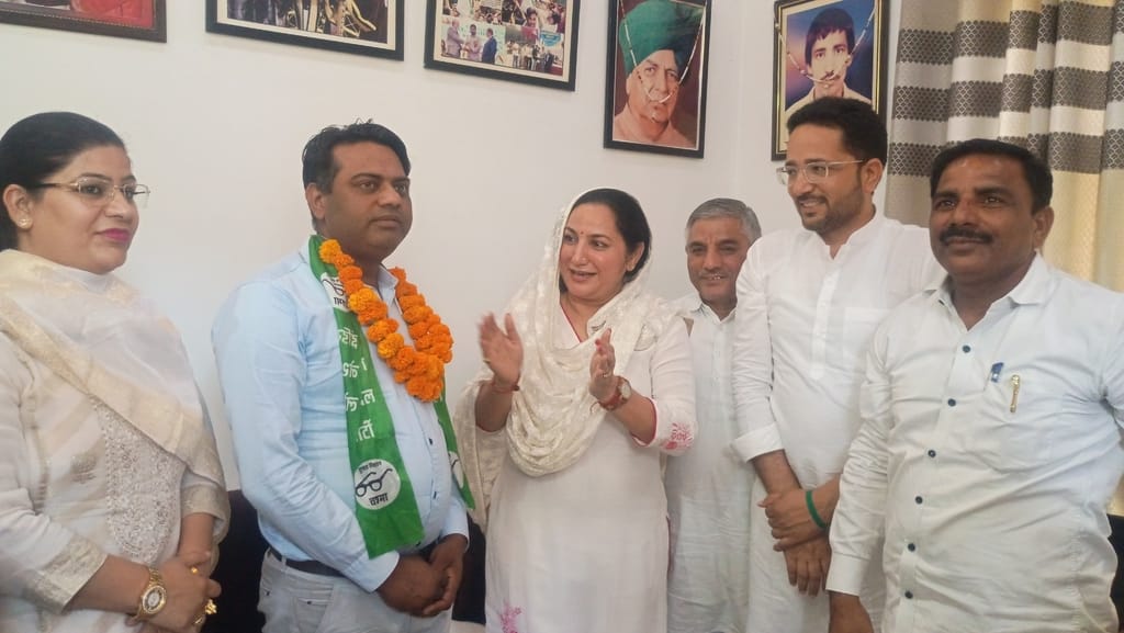 BJP deceived women by promising to give them 2100 rupees during elections: Sunaina