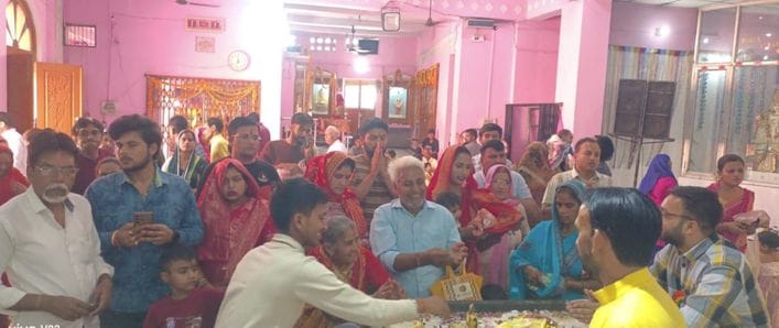 The chants of Mata Rani and Lord Ram kept resonating in the temples
