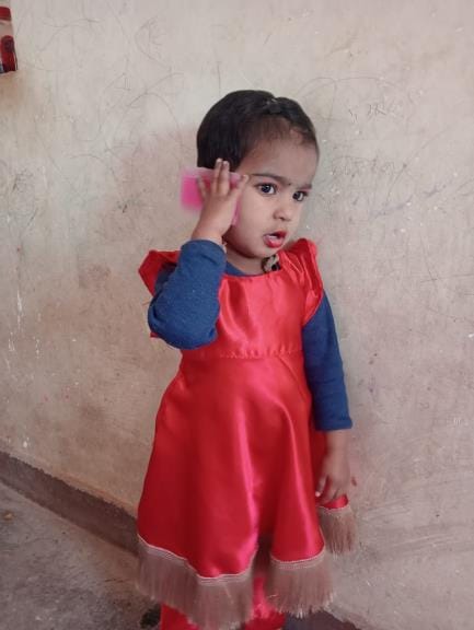 Uncontrolled auto overturned, three and a half year old girl died