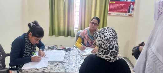 Pharmacists are treating patients in health fairs
