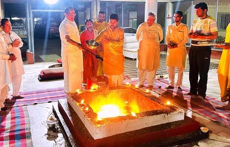 Trustees offered sacrifices in the havan at Jayaram Vidyapeeth