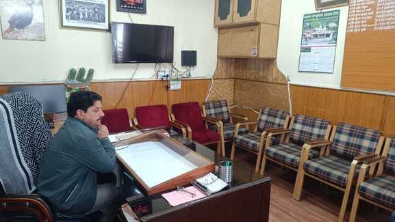 Not even one of the seven councilors reached, the election of the president and vice president of the Nagar Panchayat of Theog was postponed