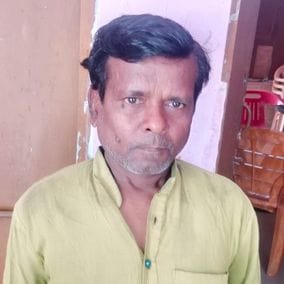 There is no direct bus service from Pasgwan to the district headquarters, passengers are upset