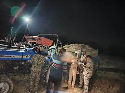 Forest department team attacked again in Morena Two forest guards injured in the attack