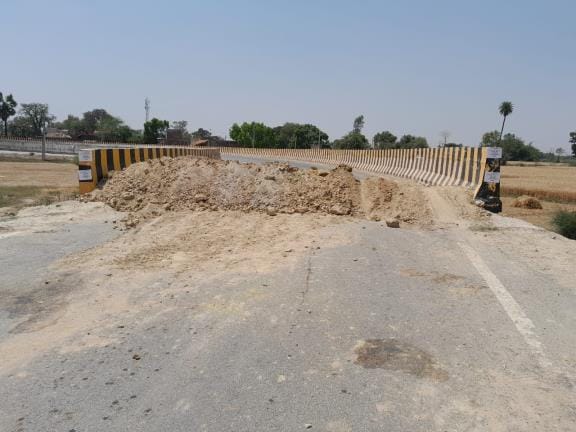 People are troubled due to closure of traffic on the overbridge