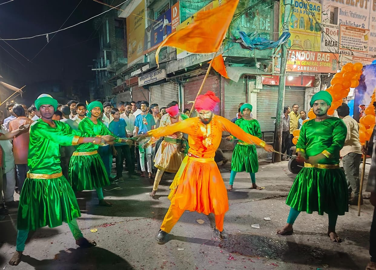A procession was taken out in Sambhal, Ram Darbar became an attraction