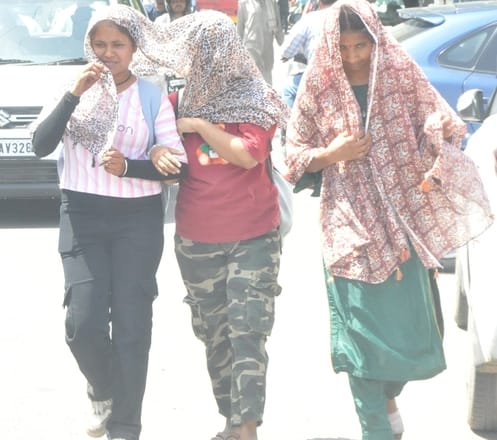 Temperature crosses 42 in Rohtak...feels like June in April itself