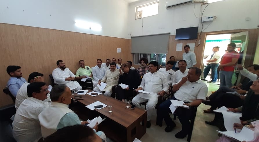 Municipal Corporation's budget of Rs 578 crore passed, debate took place between officers and councillors