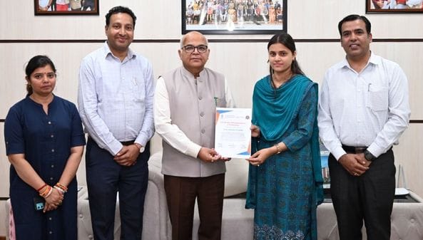 Rasna Kumari tops in poster presentation