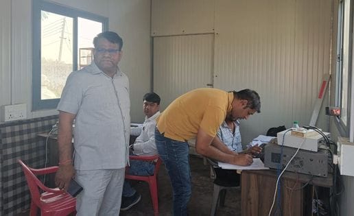 Complaint of irregularities in weighing, CM Flying inspected the weighing machine