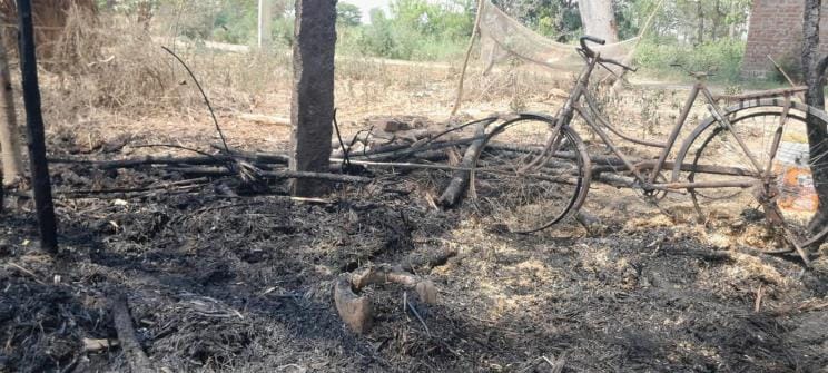 Fire broke out in the house due to unknown reasons, household goods burnt down