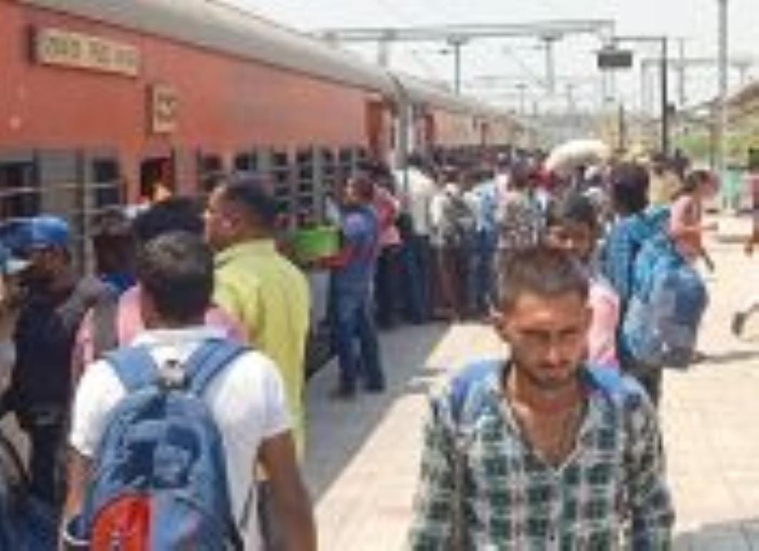 Special train will run between Mumbai and Varanasi