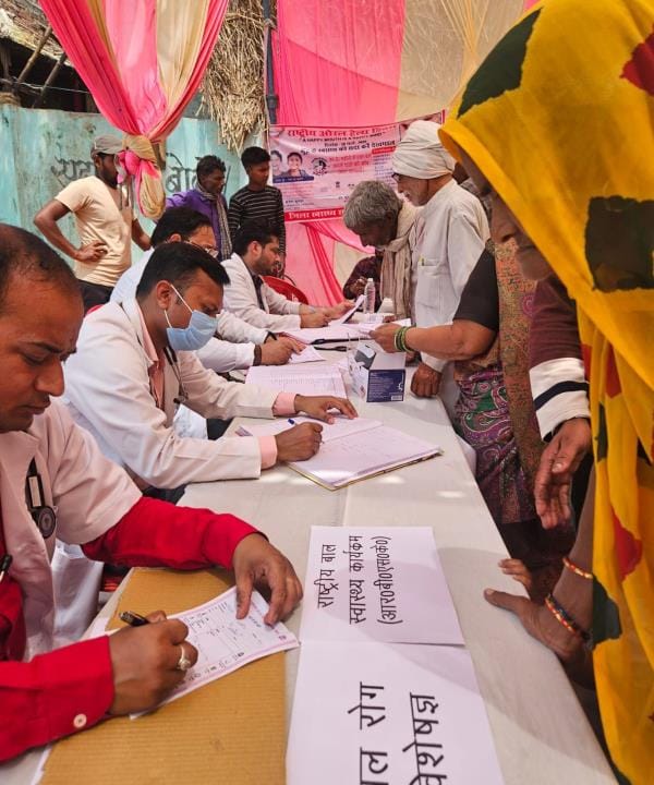Instructions were given to protect oneself from heat stroke in Arogyaam health camp