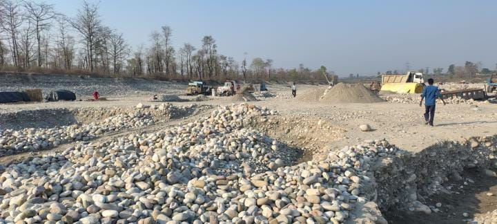 Extraction of 1.23 lakh cubic meters of sub-mineral in three months in Sharda mining