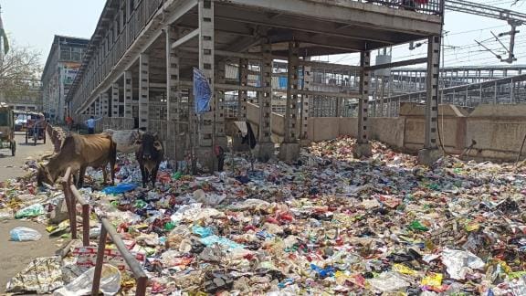 73 thousand rupees are spent every day on cleaning the junction, yet there is a pile of garbage