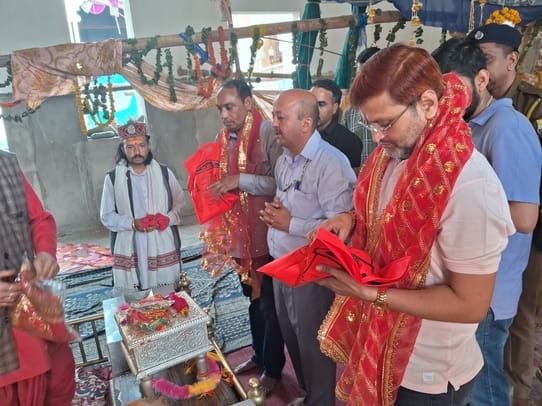 Joint Secretary of Defense Ministry paid obeisance at Chamunda Temple