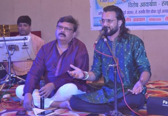 Congratulated at Eid Milan function, fed vermicelli in kanpur