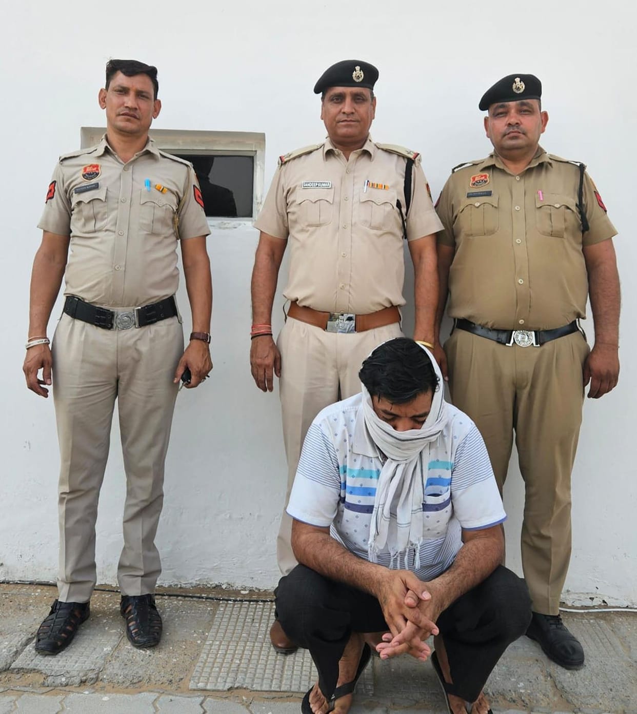 Accused arrested for extorting Rs 99,000 from doctorAccused arrested for extorting Rs 99,000 from doctor