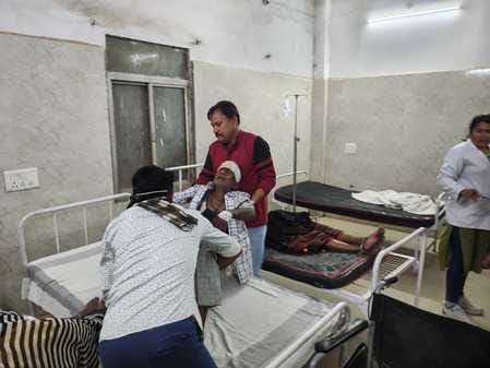 Devotees returning from Maa Sharda temple after tonsure became victims of a road accident